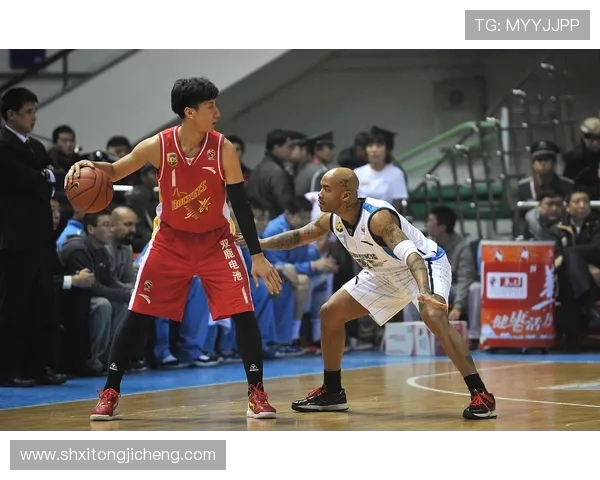 篮球激情再燃：从技术精粹到战术创新全面解析当代篮球发展趋势